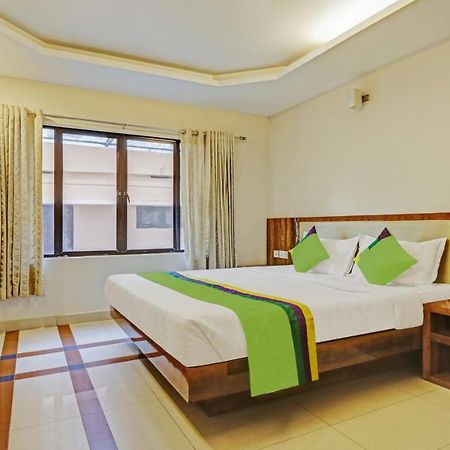 Hotel Treebo Trend Time Square Marine Drive Kochi Exteriér fotografie