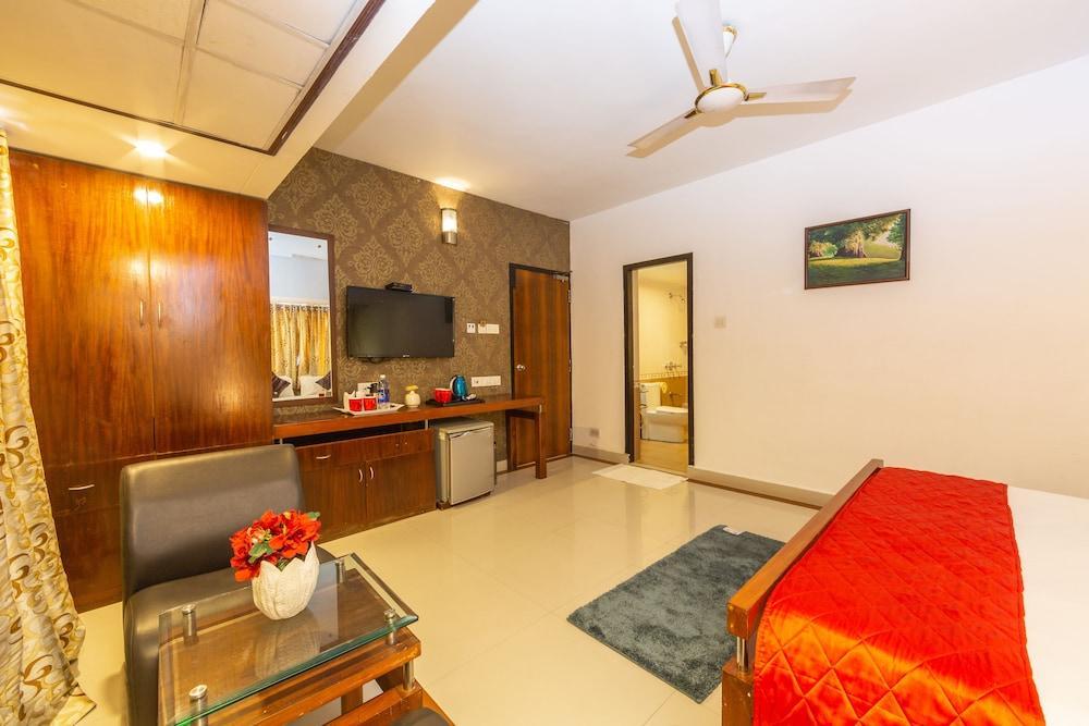 Hotel Treebo Trend Time Square Marine Drive Kochi Exteriér fotografie