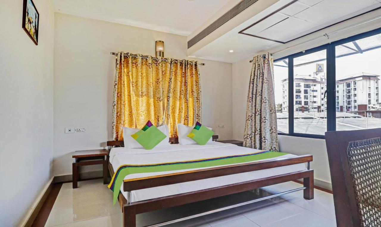 Hotel Treebo Trend Time Square Marine Drive Kochi Exteriér fotografie