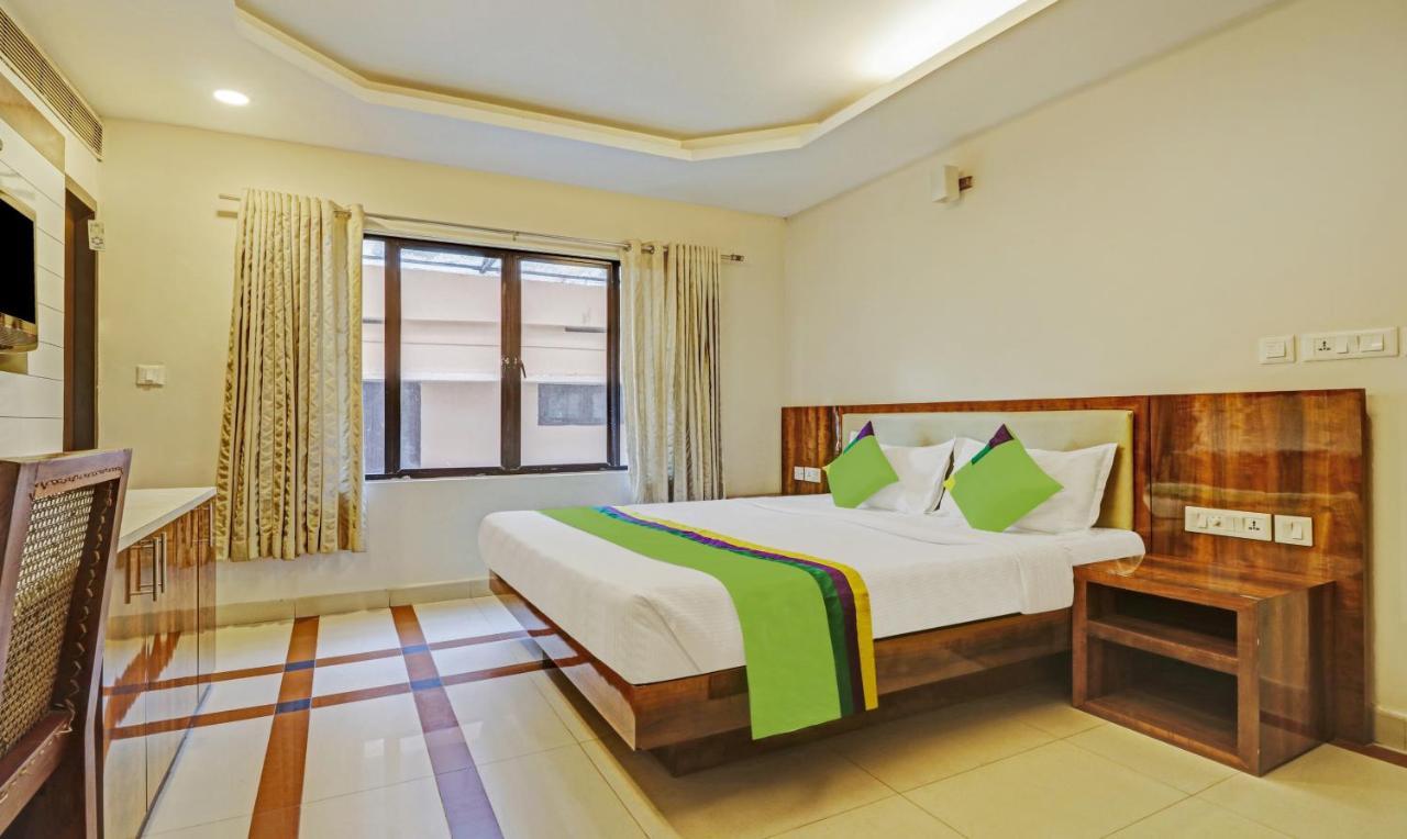 Hotel Treebo Trend Time Square Marine Drive Kochi Exteriér fotografie