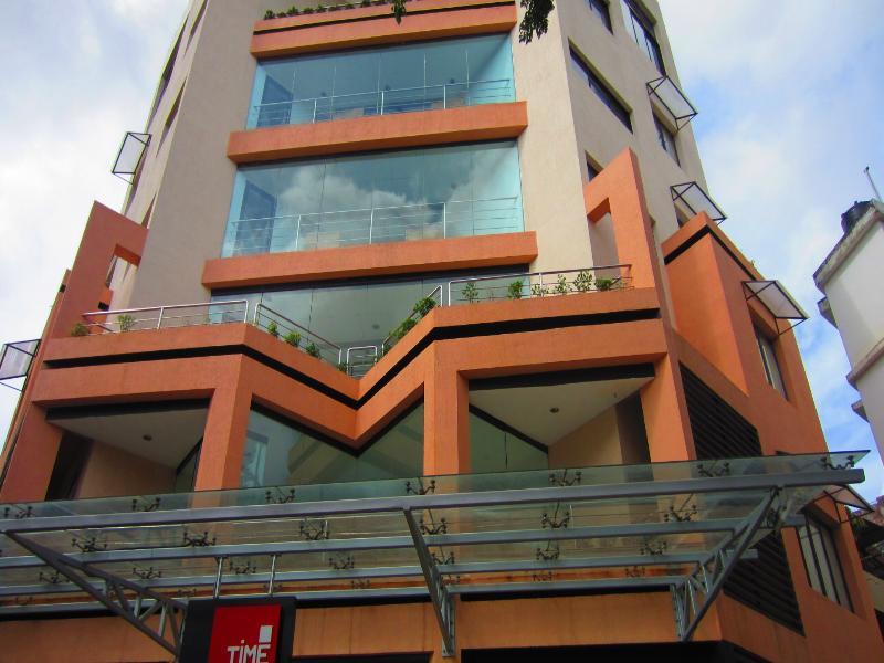 Hotel Treebo Trend Time Square Marine Drive Kochi Exteriér fotografie