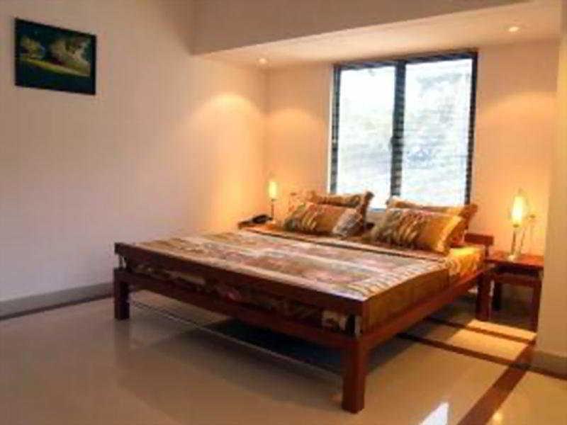 Hotel Treebo Trend Time Square Marine Drive Kochi Pokoj fotografie