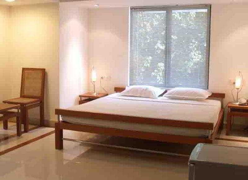Hotel Treebo Trend Time Square Marine Drive Kochi Pokoj fotografie
