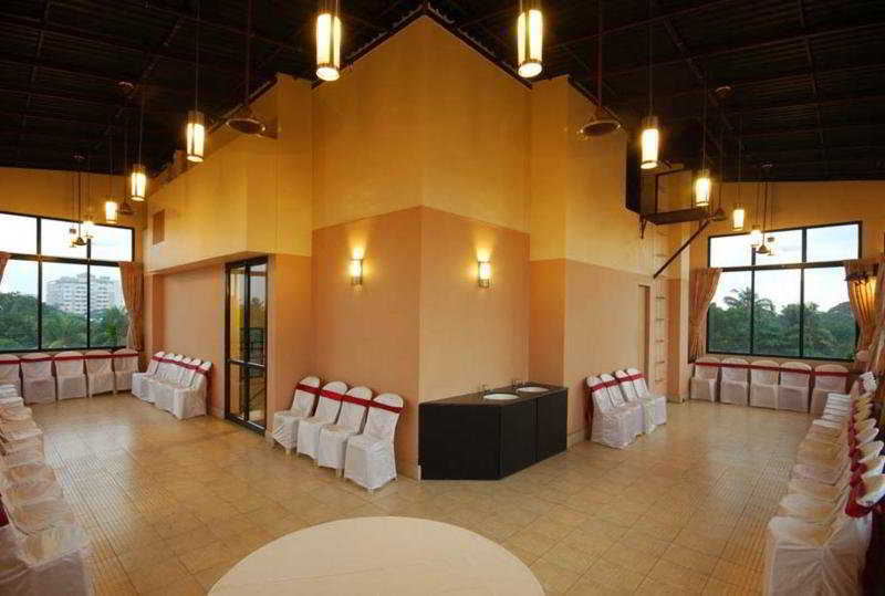 Hotel Treebo Trend Time Square Marine Drive Kochi Exteriér fotografie