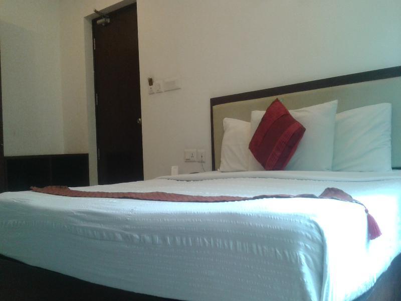 Hotel Treebo Trend Time Square Marine Drive Kochi Exteriér fotografie