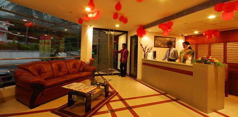 Hotel Treebo Trend Time Square Marine Drive Kochi Exteriér fotografie